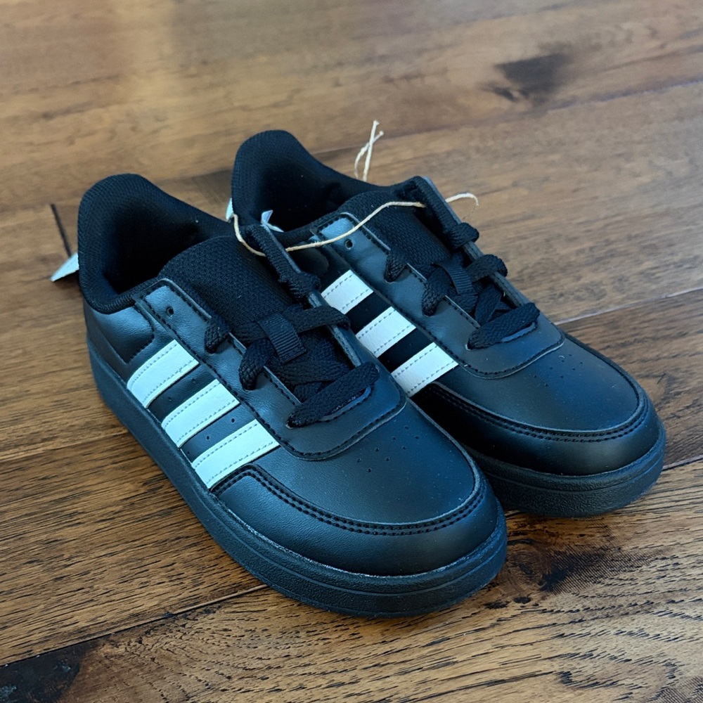NWT Adidas Kids Black and White Sneakers